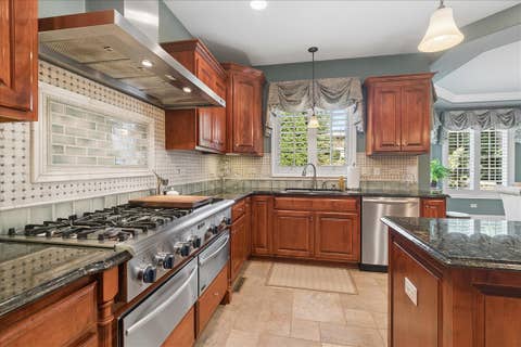 Tiny photo for 13600 ERIN Drive, Homer Glen, IL 60491 (MLS # 12709931)