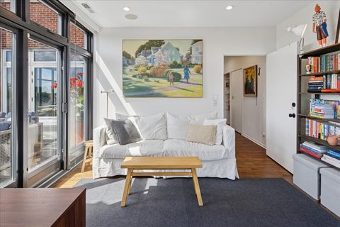 Tiny photo for 2600 N Southport Avenue #409, Chicago, IL 60614 (MLS # 12442800)