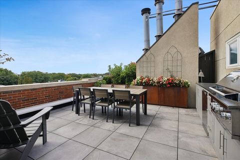 Tiny photo for 2600 N Southport Avenue #409, Chicago, IL 60614 (MLS # 12442800)