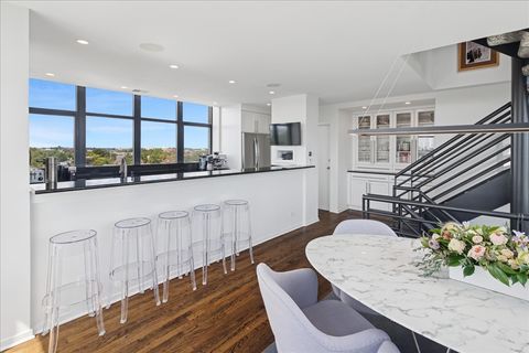 Tiny photo for 2600 N Southport Avenue #409, Chicago, IL 60614 (MLS # 12442800)