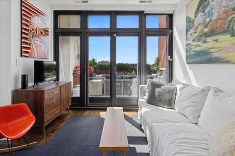 Tiny photo for 2600 N Southport Avenue #409, Chicago, IL 60614 (MLS # 12442800)