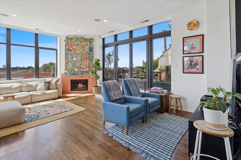 Tiny photo for 2600 N Southport Avenue #409, Chicago, IL 60614 (MLS # 12442800)