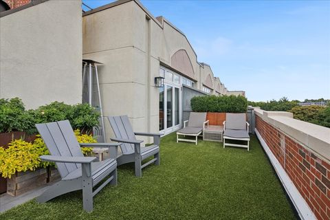 Tiny photo for 2600 N Southport Avenue #409, Chicago, IL 60614 (MLS # 12442800)