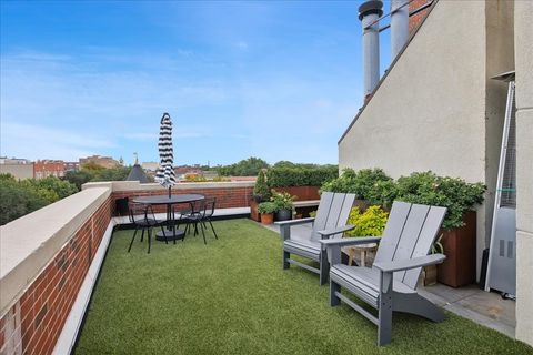Tiny photo for 2600 N Southport Avenue #409, Chicago, IL 60614 (MLS # 12442800)