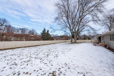 Tiny photo for 10222 W Bairstow Avenue, Beach Park, IL 60087 (MLS # 12568026)