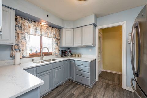 Tiny photo for 10222 W Bairstow Avenue, Beach Park, IL 60087 (MLS # 12568026)