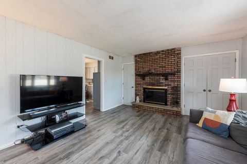 Tiny photo for 10222 W Bairstow Avenue, Beach Park, IL 60087 (MLS # 12568026)