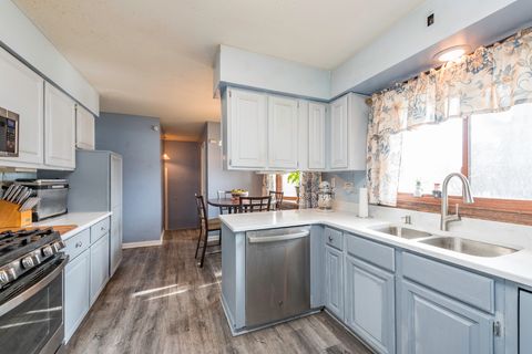 Tiny photo for 10222 W Bairstow Avenue, Beach Park, IL 60087 (MLS # 12568026)