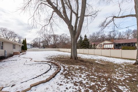 Tiny photo for 10222 W Bairstow Avenue, Beach Park, IL 60087 (MLS # 12568026)