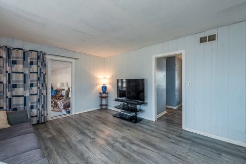 Tiny photo for 10222 W Bairstow Avenue, Beach Park, IL 60087 (MLS # 12568026)