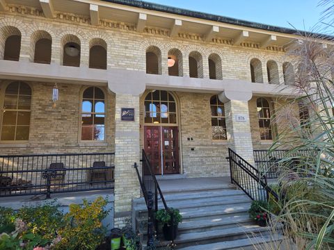 Tiny photo for 34 Logan Loop, Highland Park, IL 60035 (MLS # 12482072)