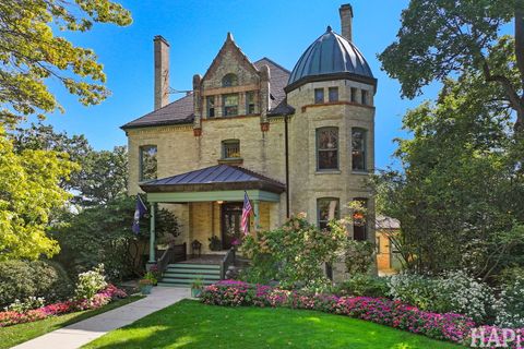 34 Logan Loop Highland Park IL 60035