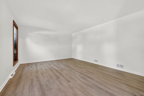 Tiny photo for 647 Sedgwick Drive, Libertyville, IL 60048 (MLS # 12650606)