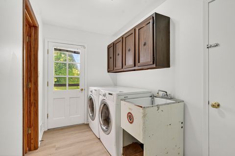 Tiny photo for 647 Sedgwick Drive, Libertyville, IL 60048 (MLS # 12650606)