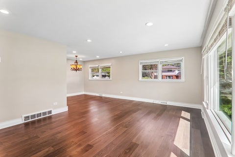 Tiny photo for 807 E Golfview Drive, Mount Prospect, IL 60056 (MLS # 12718941)