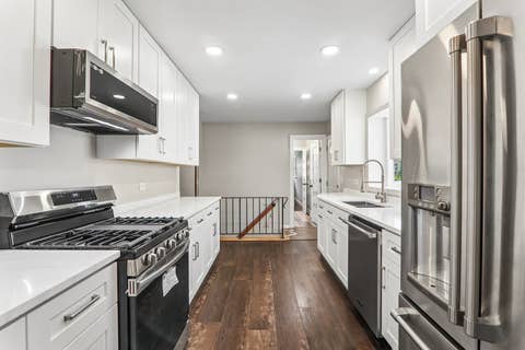 Tiny photo for 807 E Golfview Drive, Mount Prospect, IL 60056 (MLS # 12718941)