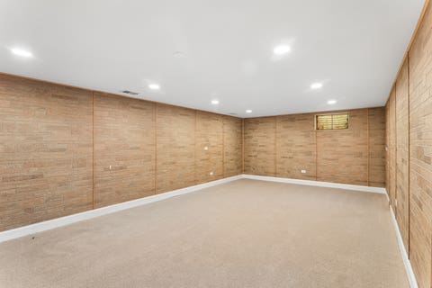 Tiny photo for 807 E Golfview Drive, Mount Prospect, IL 60056 (MLS # 12718941)