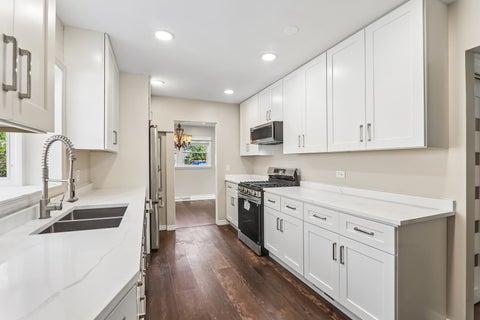 Tiny photo for 807 E Golfview Drive, Mount Prospect, IL 60056 (MLS # 12718941)