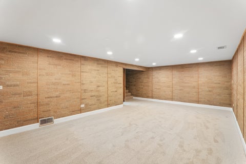 Tiny photo for 807 E Golfview Drive, Mount Prospect, IL 60056 (MLS # 12718941)