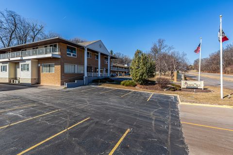 Photo of 1104 Kimberly Road #603, Bettendorf, IA 52722 (MLS # 12559532)