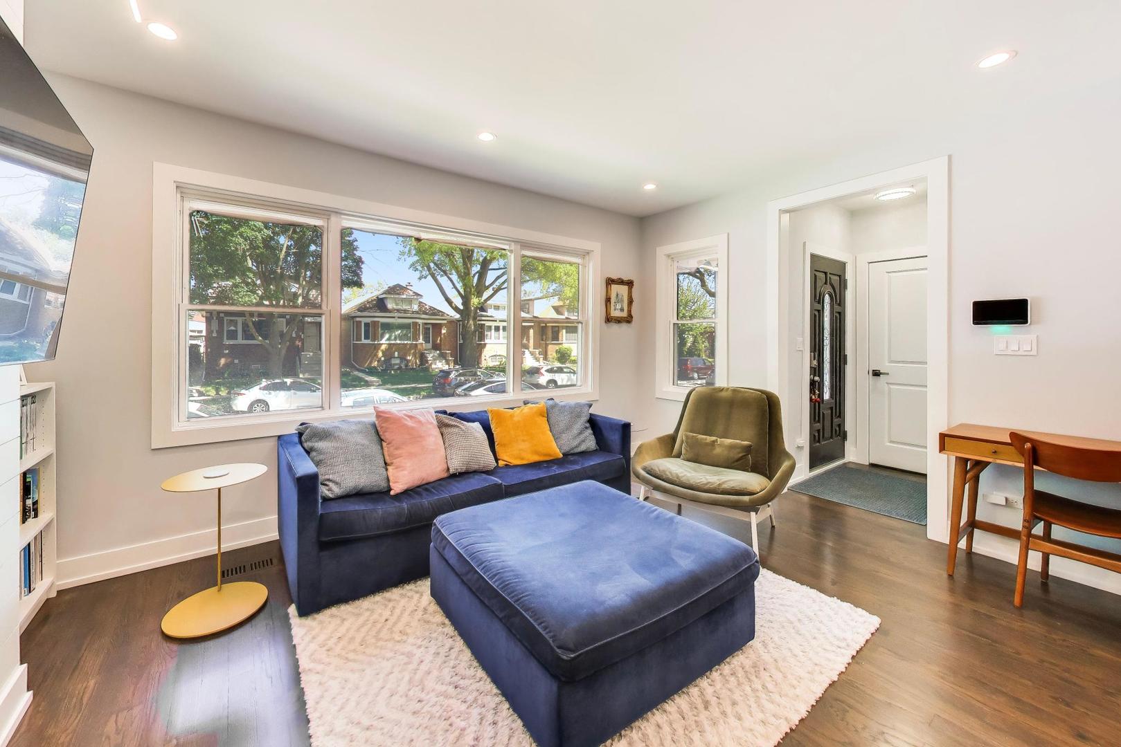 2934 N 77th Court