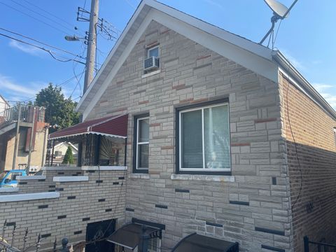 2213 S Oakley Avenue Chicago IL 60608