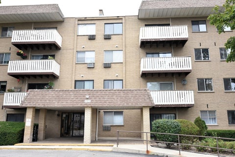 Tiny photo for 280 N Westgate Road #130, Mount Prospect, IL 60056 (MLS # 12762659)