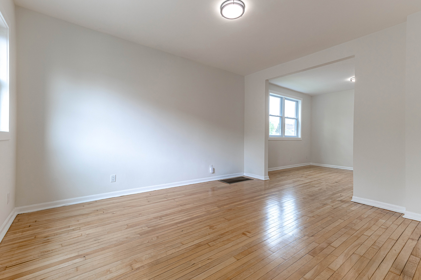 2806 S 48th Court