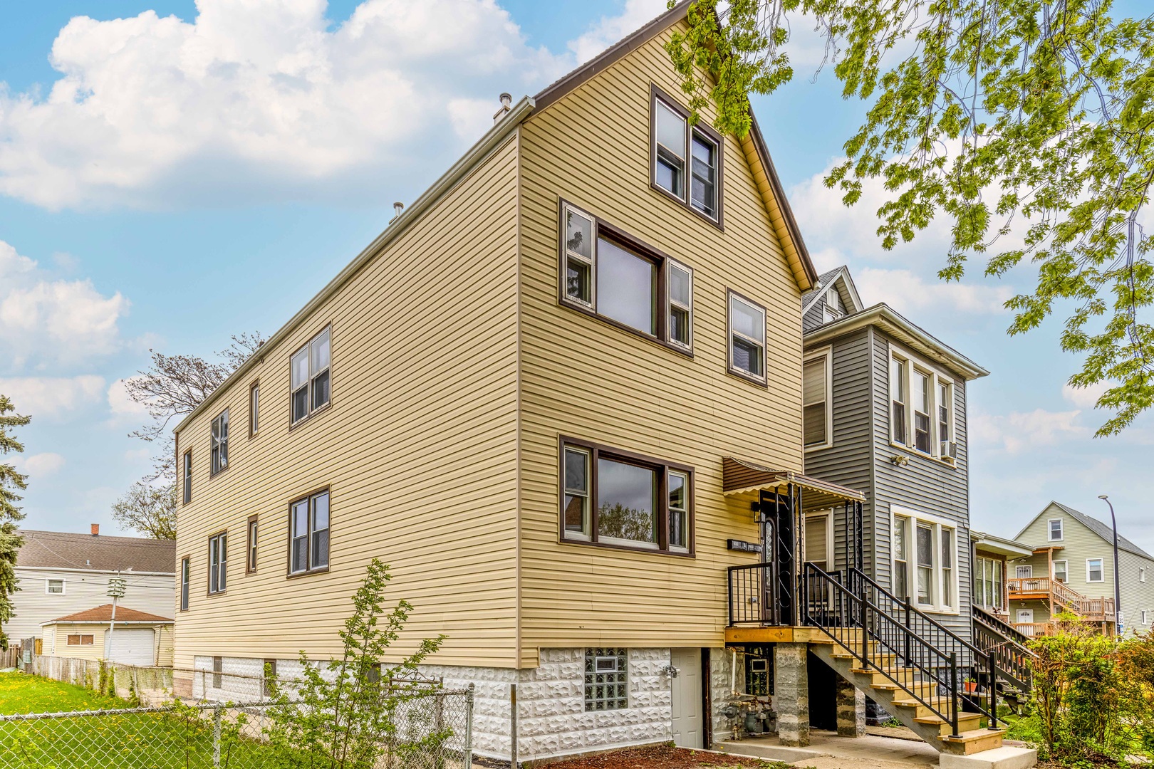 2806 S 48th Court