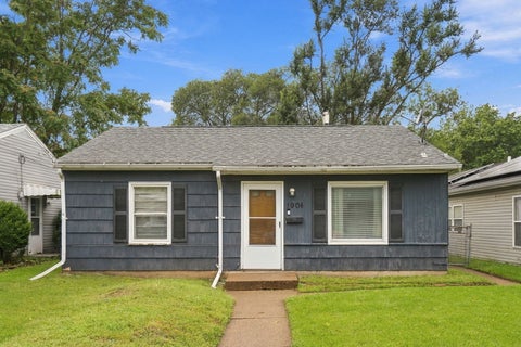 Photo of 1904 9th Street #-, Rock Island, IL 61201 (MLS # 12771524)