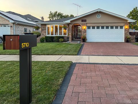 Tiny photo for 5710 W 89th Place, Oak Lawn, IL 60453 (MLS # 12507778)