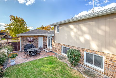 Tiny photo for 5710 W 89th Place, Oak Lawn, IL 60453 (MLS # 12507778)