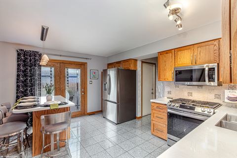 Tiny photo for 5710 W 89th Place, Oak Lawn, IL 60453 (MLS # 12507778)