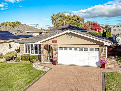 Tiny photo for 5710 W 89th Place, Oak Lawn, IL 60453 (MLS # 12507778)