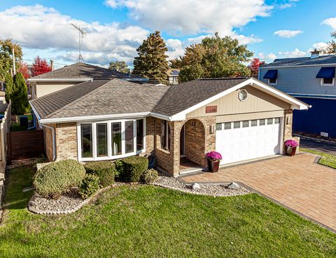 Tiny photo for 5710 W 89th Place, Oak Lawn, IL 60453 (MLS # 12507778)