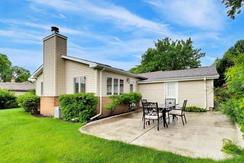 Tiny photo for 301 S Yale Avenue, Arlington Heights, IL 60005 (MLS # 12697718)
