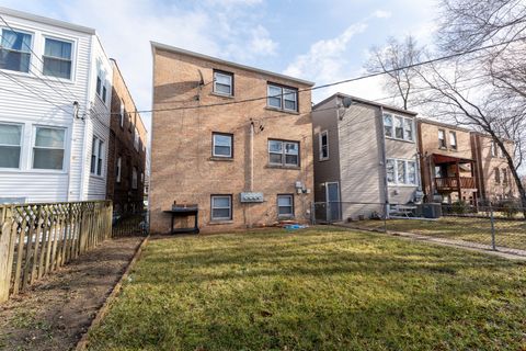 Tiny photo for 1440 Maple Avenue #1, Berwyn, IL 60402 (MLS # 12546683)