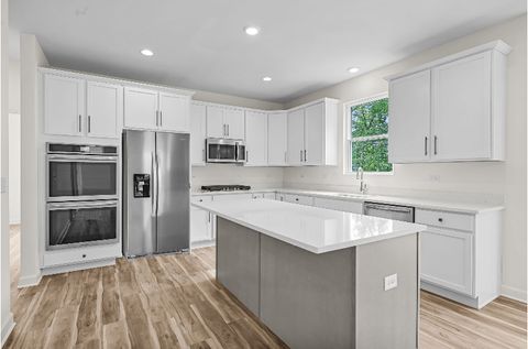 Tiny photo for 505 Timber Oak Lane, Yorkville, IL 60560 (MLS # 12288819)