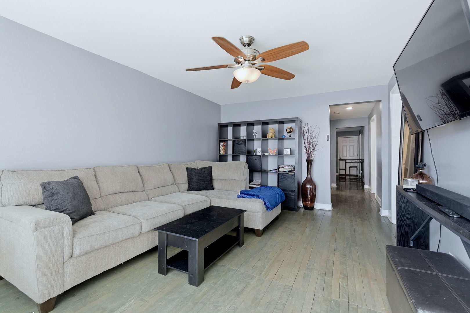 8412 S Manistee Avenue