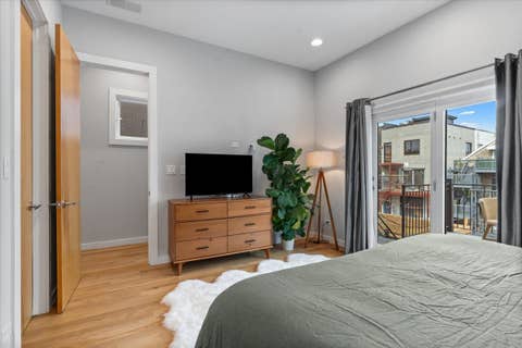 Tiny photo for 865 N Marshfield Avenue #3, Chicago, IL 60622 (MLS # 12723681)