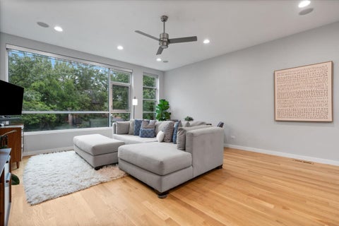 Tiny photo for 865 N Marshfield Avenue #3, Chicago, IL 60622 (MLS # 12723681)