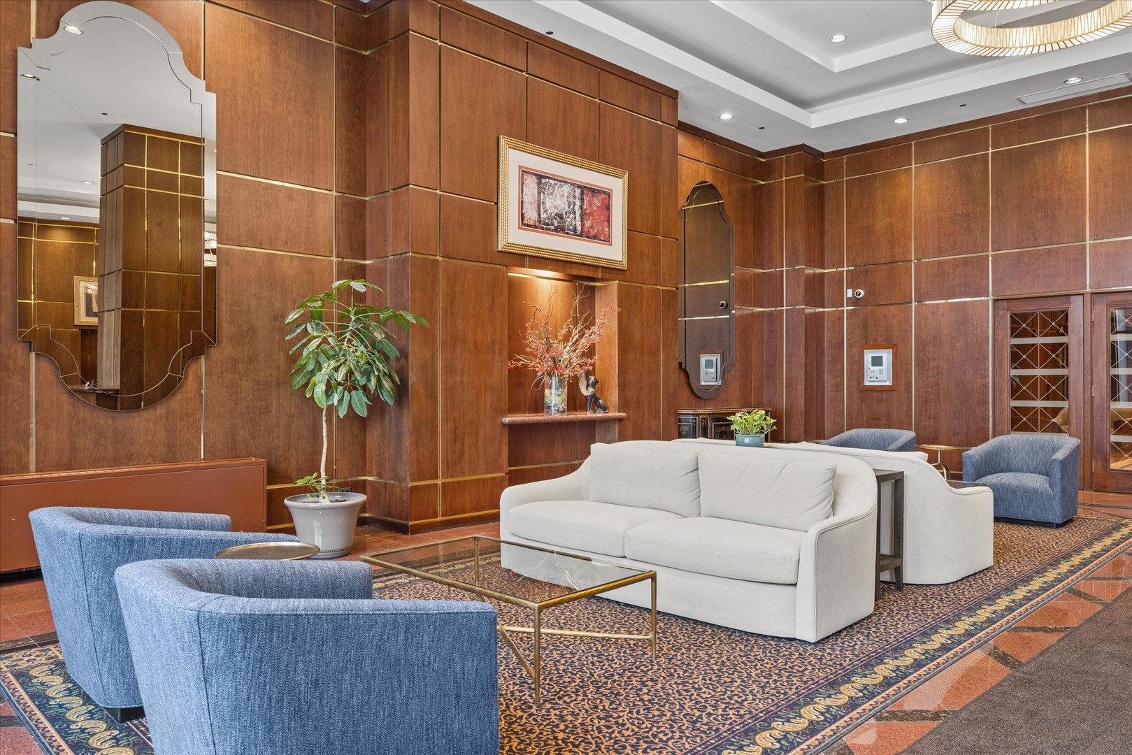 910 S MICHIGAN Avenue 501