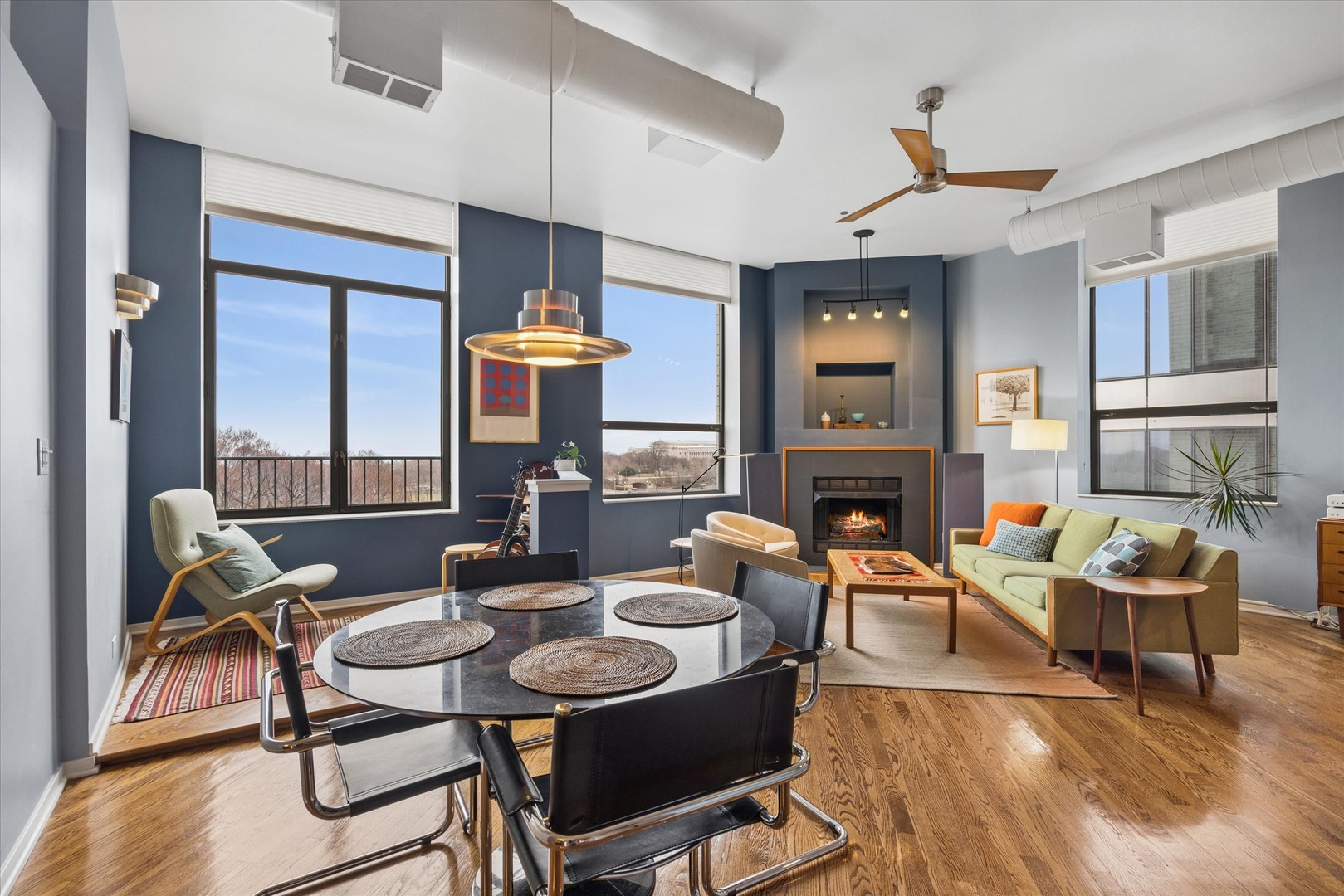 910 S MICHIGAN Avenue 501