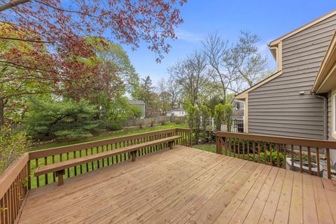 Tiny photo for 419 W Evergreen Street, Wheaton, IL 60187 (MLS # 12561133)