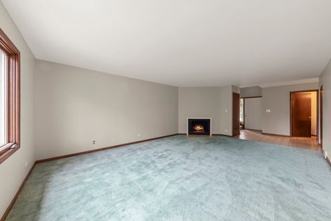 Tiny photo for 419 W Evergreen Street, Wheaton, IL 60187 (MLS # 12561133)
