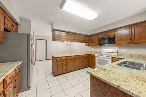 Tiny photo for 419 W Evergreen Street, Wheaton, IL 60187 (MLS # 12561133)