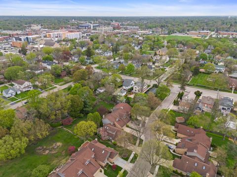 Tiny photo for 419 W Evergreen Street, Wheaton, IL 60187 (MLS # 12561133)