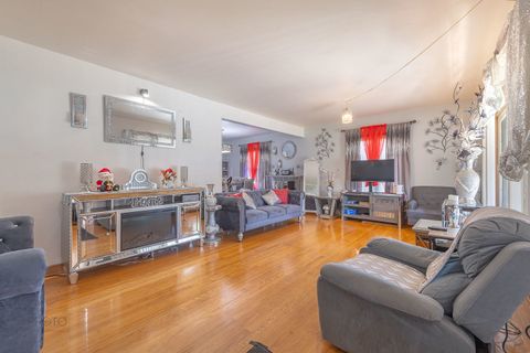 Tiny photo for Westchester, IL 60154 (MLS # 12523446)