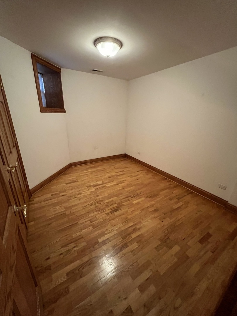 4051 N Kenmore Avenue GS
