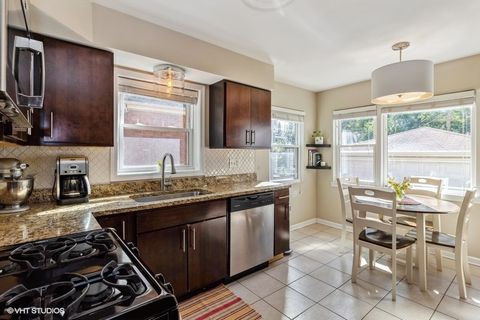 Tiny photo for 919 BELLEFORTE Avenue, Oak Park, IL 60302 (MLS # 12632821)